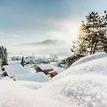 Luxus Naehe Skipiste יאניג